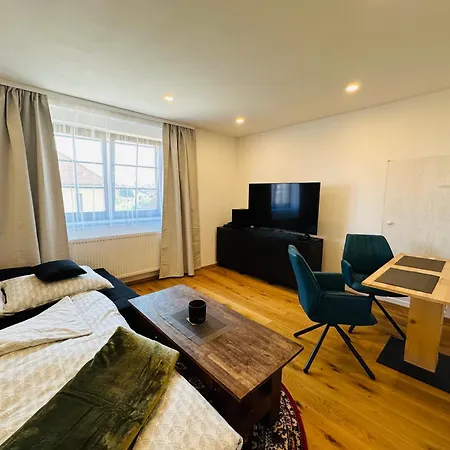 Letni S Terasou Apartment